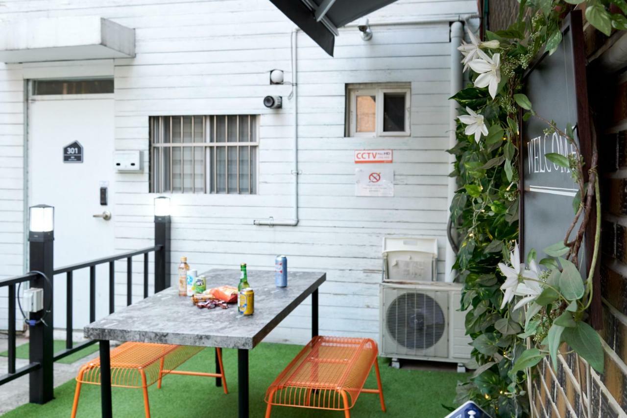 Jun Pensión Hongdae Seúl Exterior foto